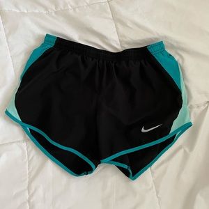 NIKE ATHLETIC SHORTS